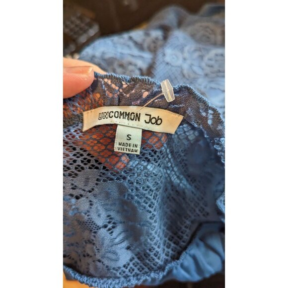 Blue Lace Romantic Ruffle Sleeve Top By Uncommon Job Small - Picture 3 of 5
